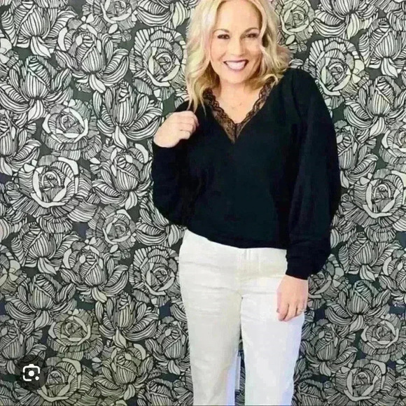 Cabi Medium Union Lace VNeck Sweater Item# 8O - Picture 3 of 6